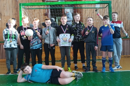 Чемпионы.